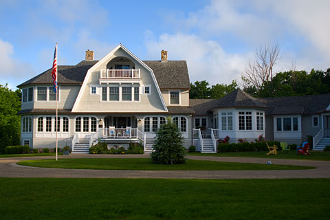 Atlantic Kitchen Design York Maine on This Spacious Home Seems To Sprawl Across The Landscape